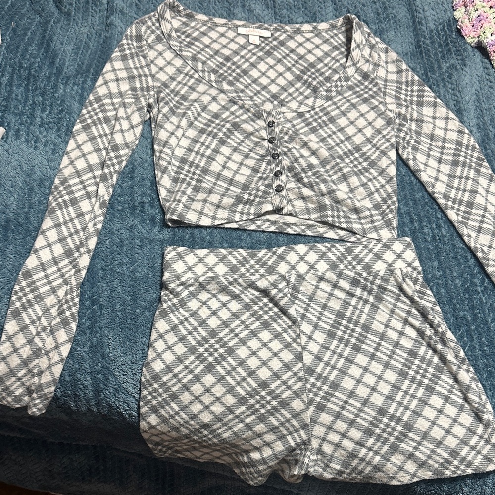 Colsie Gray and White Plaid Set